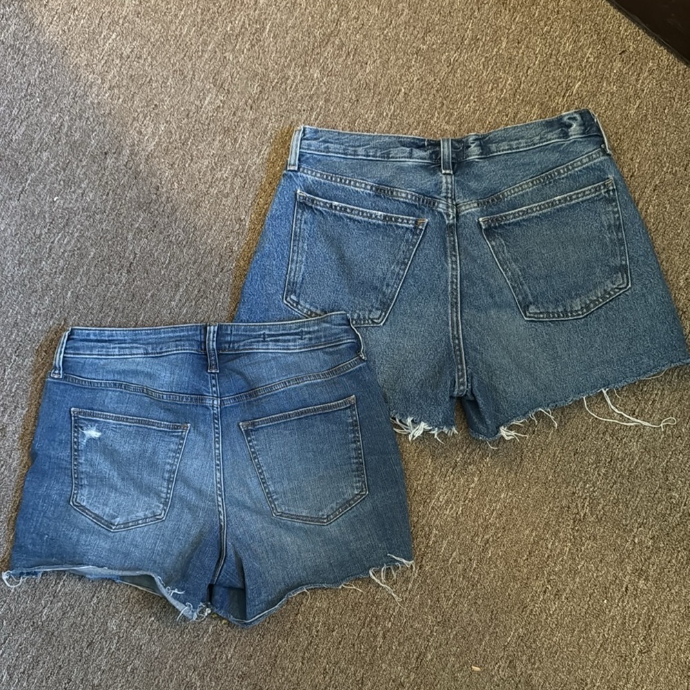 Bundle of Two Pair Women’s Blue Jean Shorts - Picture 4 of 4